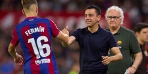 تشافي يُضحي من أجل أصدقائه في برشلونة