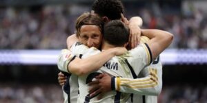 ريال مدريد يتفق على تجديد عقدي كروس ومودريتش