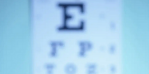 بينها الرموش الاصطناعية ولويحات الكوليسترول.. تعرّف على مسببات تدهور النظر