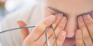 4 عادات يومية تدمر بصرك- هل تمارسها؟