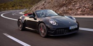 تبدأ فصلاً جديداً من الأداء بقوة 541 حصان.. بورش تعلن عن سيارة  911  GTS هايبرد