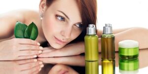 5 زيوت مهمة لترطيب البشرة.. أبرزها زيت الزيتون والأفوكادو