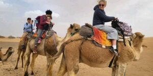 جانت.. إنزال كبير للسواح و أكلة “التاجلة” تسحر زوار الطاسيلي  نآزجر