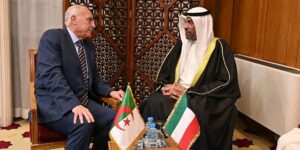 عطاف يعزي نظيره الكويتي في ضحايا حريق أحد المباني بالمنقف