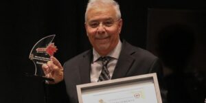 عرفانا لما قدمه للموسيقى والأغنية الجزائرية.. تكريم قويدر بوزيان بكندا