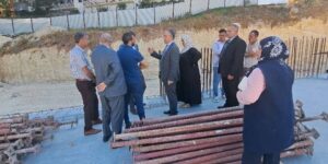 حيدرة مطالبة بالمتابعة المستمرة لمشروع موقف السيارات