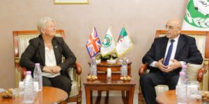 رئيس “حمس” يستقبل السفيرة البريطانية والقضية الفلسطينية في مقدمة النقاش