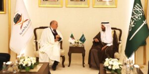 بلمهدي يلتقي وزير الحج والعمرة السعودي بمكة المكرمة 