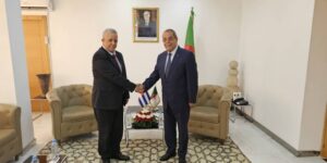 عون يتباحث سبل تعزيز التعاون في الصناعة والإنتاج الصيدلاني مع سفير كوبا