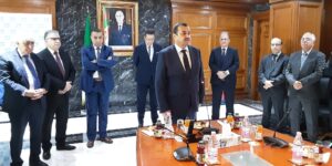 عرقاب ينوه بجهود موظفي الطاقة في تطوير القطاع وتجسيد جميع مشاريعه