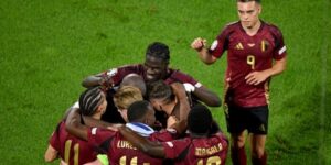 رغم الفوز على رومانيا.. تيديسكو مدرب بلجيكا يعض أصابع الندم