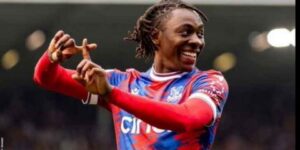 إبيريتشي إيزي أولى اهتمامات راتكليف مع مان يونايتد