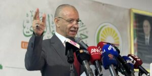 بن قرينة: النخبة الجزائرية عاشت حالة من اللامبالاة بالفعل السياسي الرافض لبرامجها