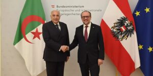 عطاف يستعرض مع نظيره النمساوي سبل وآفاق تعزيز العلاقات التاريخية التي تجمع بين البلدين