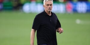 مورينيو يؤكد انتقاله لتدريب فنربخشة