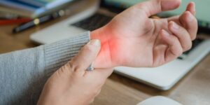 متلازمة انضغاط الأعصاب.. المرض الذي يظهر فجأة