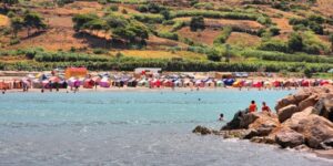 كاب جنات.. لوحة فنية تحتضن فيها الجبال الشواطئ