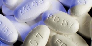 أبحاث علمية تكشف العلاقة بينهما.. أدوية الكولسترول قد تؤثر على نسبة السكر في الدم