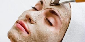 الخميرة.. أروع قناع لشد البشرة الدهنية