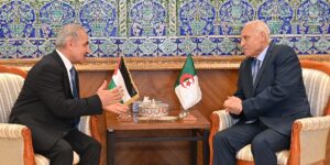 عطاف يستقبل رئيس مجلس إدارة مركز الأبحاث الفلسطيني ورئيس الوزراء الأسبق بدولة فلسطين