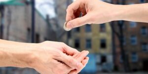 سؤال وجواب.. هل في المال حق سوى الزكاة؟