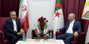 بن قرينة يستقبل السفير الإيراني بالجزائر بناء على طلبه
