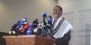 حفيد نيلسون مانديلا يشيد بالعلاقات التاريخية بين الجزائر وجنوب إفريقيا