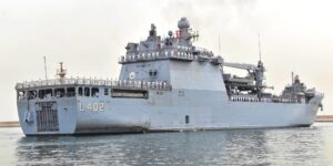 يعزز التعاون العسكري بين البلدين.. توقف سفينة الإبرار للبحرية التركية بميناء الجزائر