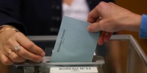 بدء التصويت في الجولة الحاسمة للانتخابات البرلمانية في فرنسا