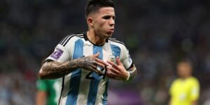 إينزو فيرنانديز يعتذر للفرنسيين: كلمات الأغنية لا تعكس مُعتقداتي وشخصيتي، أنا آسف حقاً