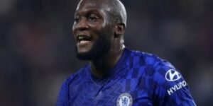 عبر بوابة نابولي.. لوكاكو قد يعود إلى الكالتشيو الإيطالي