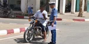 شرطة غرداية تواصل نشاطاتها التحسيسية حول  السلامة المرورية لفائدة التلاميذ 