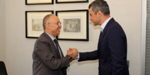 سفير الجزائر ببيروت يطلع على آخر المستجدات الميدانية في جنوب لبنان وغزة