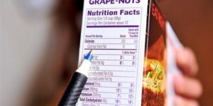 تفاصيل ينبغي الانتباه له.. دليلك للتمييز بين الحقيقية والمزيفة من الأطعمة