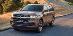 مصممة لمنافسة أفخم سيارات SUV.. لنكولن نافيجيتور 2025
