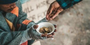 الفقير الغني والغني الفقير