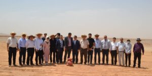 تفاصيل زيارة وفد جزائري-صيني لمركب صناعة الحديد والصلب ببشار