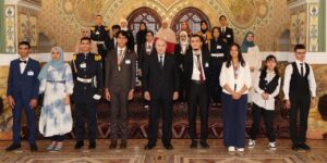 رئيس الجمهورية يشرف على مراسم حفل تكريم المتفوقين الأوائل في امتحانات شهادتي البكالوريا والتعليم  المتوسط