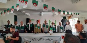 حزب جبهة التحرير الوطني يلح على إدماج الشباب في الحياة السياسية