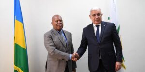 بوغالي يشدد على أهمية افتتاح الجزائر لسفارتها في العاصمة كيغالي