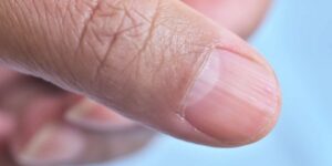 العلم والإيمان.. نعمة وجود الأظافر