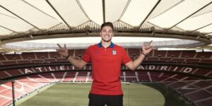 ميسي يهنئ ألفاريز على انتقاله لأتلتيكو مدريد