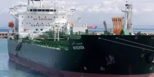 تفريغ شحنة الفيول الجزائري بميناء طرابلس اللبناني هذا الإثنين