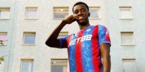 كريستال بالاس يتعاقد مع نكيتياه