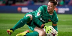 تير شتيغن قائد برشلونة: الهزيمة الثقيلة أمام موناكو تُمثل تحذيراً جيداً لنا