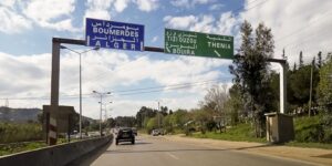 غلق الطريق الوطني رقم 5 على مستوى الثنية باتجاه البويرة وتيزي وزو