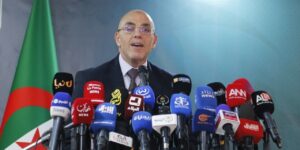 حساني يدعو الجزائريين للمشاركة بقوة في الرئاسيات من أجل تعزيز استقرار البلاد