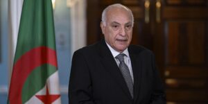 عطاف يتواصل مع عدد من نظرائه الأفارقة بشأن النزاع في جمهورية الكونغو الديمقراطية