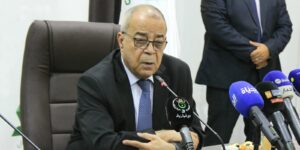 السلطات تعمل على مرافقة مركب سيدار الحجار لتمكينه من استعادة مكانته