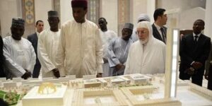 الوزير الأول النيجري يزور جامع الجزائر